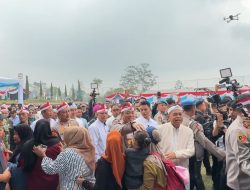 Wakapolri Berikan bansos 1.000 paket untuk 2 Gapoktan Bawang putih di Cianjur
